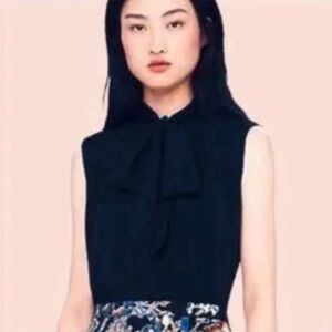 Tory Burch Sleeveless Blouse Navy Blue Bow Tie Collar Size 10